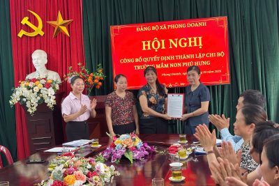 HỘI NGHỊ CÔNG BỐ QUYẾT ĐỊNH THÀNH LẬP CHI BỘ TRƯỜNG MẦM NON PHÚ HƯNG